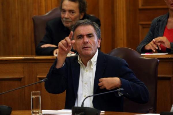 Συνεχίζεται η κόντρα Τσακαλώτου και Σταϊκούρα για τον κίνδυνο νέου μνημονίου