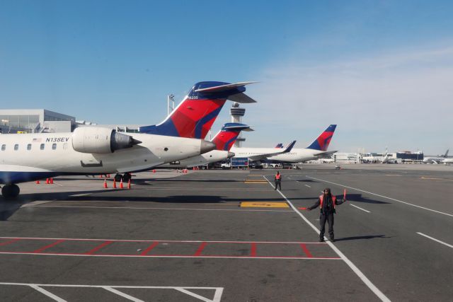 Κοροναϊός : Χάρτης δείχνει την εντυπωσιακή μείωση των πτήσεων λόγω της πανδημίας