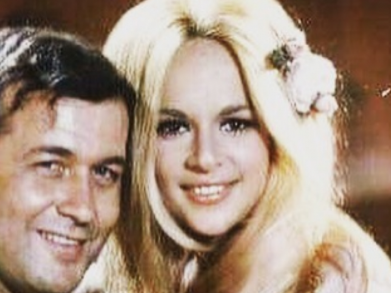 Αλίκη Βουγιουκλάκη : H σπάνια φωτογραφία από το Πάσχα μιας άλλης εποχής