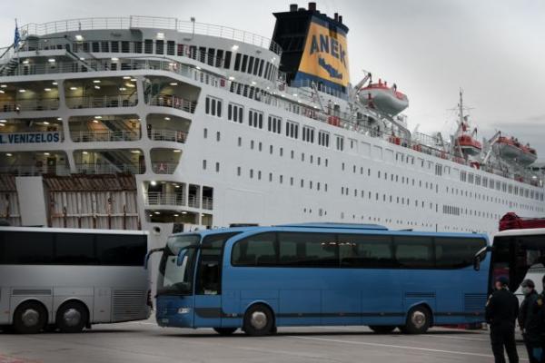 Ξεκίνησε η εκκένωση του «Ελευθέριος Βενιζέλος» – Το σχέδιο της Πολιτικής Προστασίας