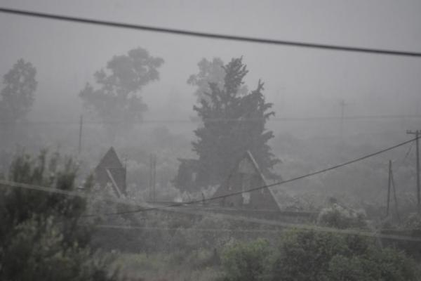 Σαρώνει η κακοκαιρία – Σοβαρά προβλήματα σε Χαλκιδική, Σκιάθο και Τρίκαλα