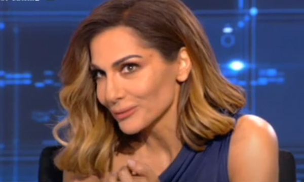 Δέσποινα Βανδή : Το πρώτο της καλλιτεχνικό όνομα, ο Φοίβος και η «κόντρα» με τη Βίσση