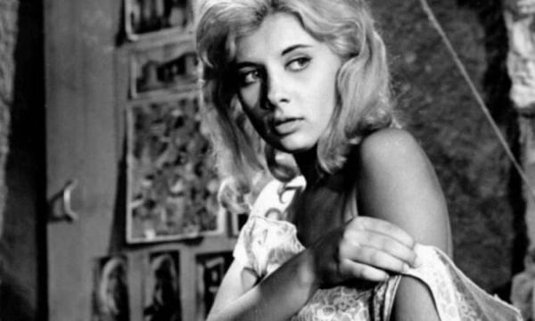 Μίρκα Καλατζοπούλου : Πάλεψε 35 μέρες με τον κοροναϊό η ηθοποιός