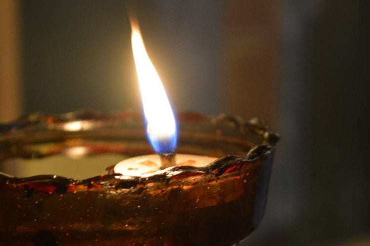 Πάτρα: Γυναίκα πήδηξε τα κάγκελα νεκροταφείου για να ανάψει το καντήλι του παιδιού της