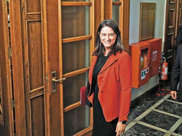 Κόντρα Φίλη – Κεραμέως για πανελλαδικές και τηλεκπαίδευση