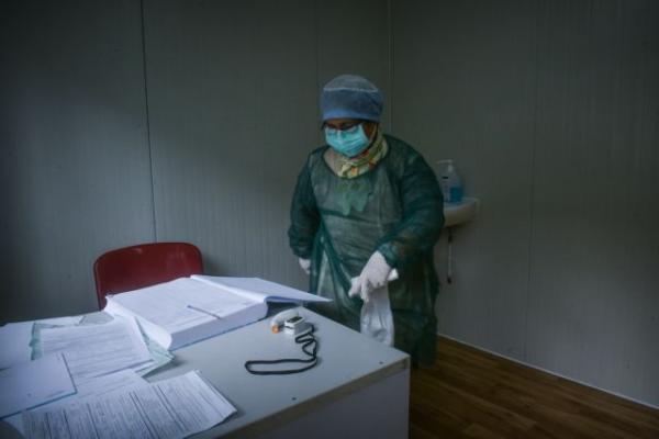 Κοροναϊός: Ξεκινούν τα τεστ κατ’ οίκον – Στον δρόμο 500 Κινητές Μονάδες Υγείας