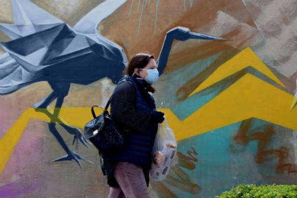 Κοροναϊός : Πώς πρέπει να φοράμε τη μάσκα – Βίντεο με αναλυτικές οδηγίες