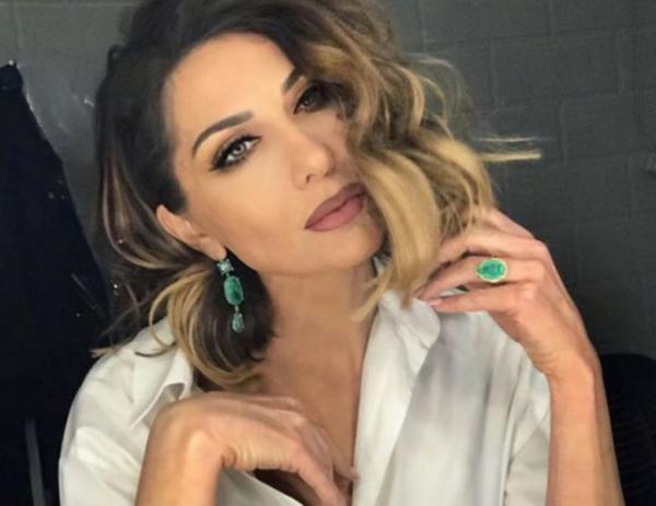 Δέσποινα Βανδή: Με μια παλιά φωτογραφία εύχεται καλό μήνα