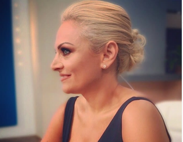 Χριστίνα Λαμπίρη : Δεν πήγε στο γάμο της κόρης της λόγω κοροναϊού