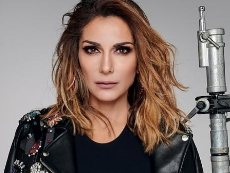 Δέσποινα Βανδή : 21 χρόνια μαζί με τον Ντέμη Νικολαΐδη