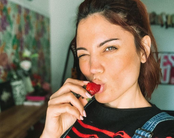 Μαίρη Συνατσάκη : Μένει σπίτι και ανανεώνει τη διακόσμηση