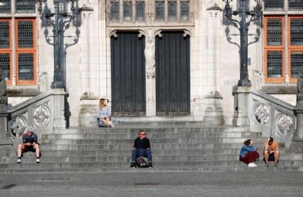 Kοροναϊός και επόμενη μέρα στην Ευρώπη: Ήρθε για να μείνει το social distancing