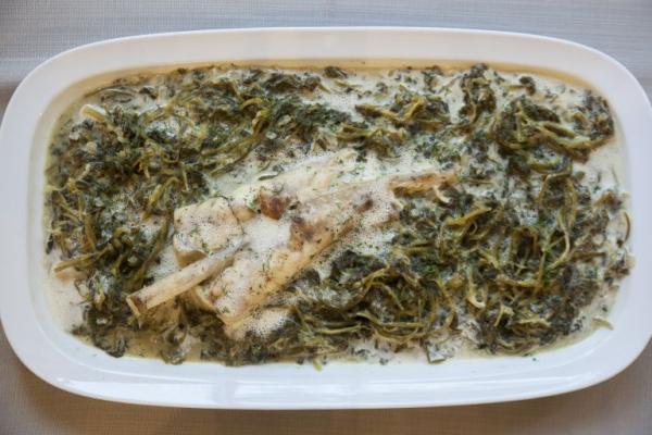 Πεσκανδρίτσα με άγρια χόρτα και μυρωδιές αβγολέμονο