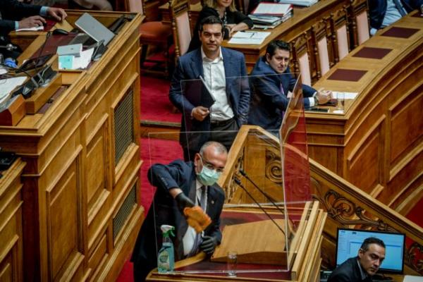 Τσίπρας και Γεννηματά : Μπρα-ντε-φερ για την προοδευτική συνεργασία