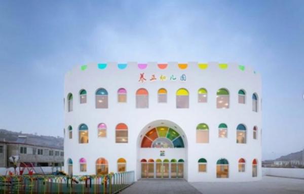 Ένα νηπιαγωγείο μπαίνει στο… καλειδοσκόπιο