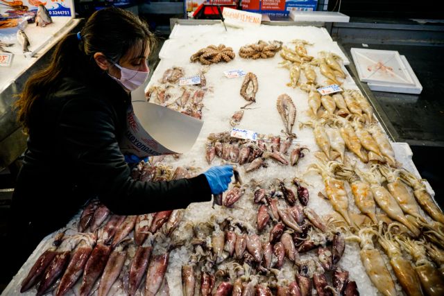 Οι διατροφικές επιλογές των καταναλωτών τη Μ. Εβδομάδα – Πού κυμαίνονται οι τιμές