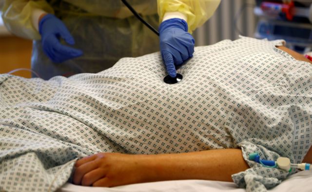 Κοροναϊός : Γιατί νοσούν σοβαρά οι νέοι – Η απάντηση Τσιόδρα