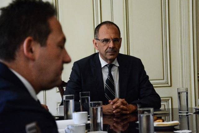 Γεραπετρίτης: Κανένας λόγος για πρόωρες εκλογές – Τι είπε για τον ανασχηματισμό