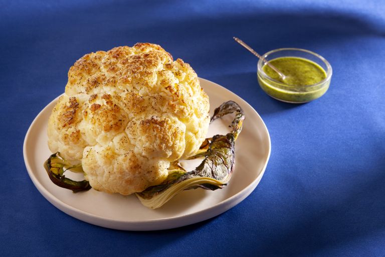 Κουνουπίδι ψητό με σάλτσα μαϊντανού