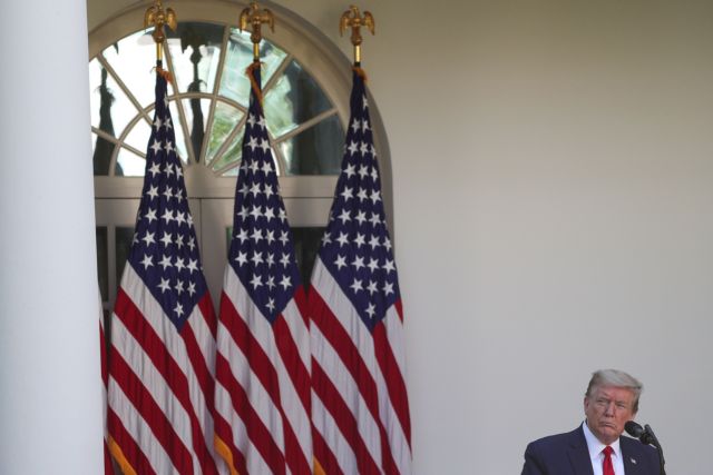 Ο Τραμπ επιμένει ότι ο κοροναϊός διέρρευσε από εργαστήριο στην Ουχάν