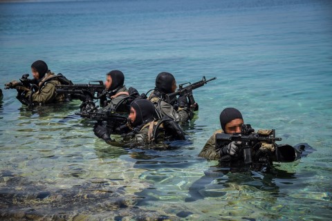 Εντυπωσιάζουν οι «κομάντο» των Υποβρυχίων Καταστροφών [εικόνες]