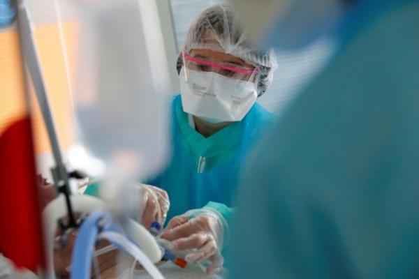 Ανατροπή: Τι συμβαίνει τελικά με όσους βρίσκονται ξανά θετικοί στον κοροναϊό