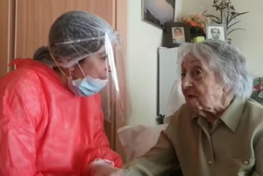 Γυναίκα 113 ετών κέρδισε τη «μάχη» με τον κοροναϊό