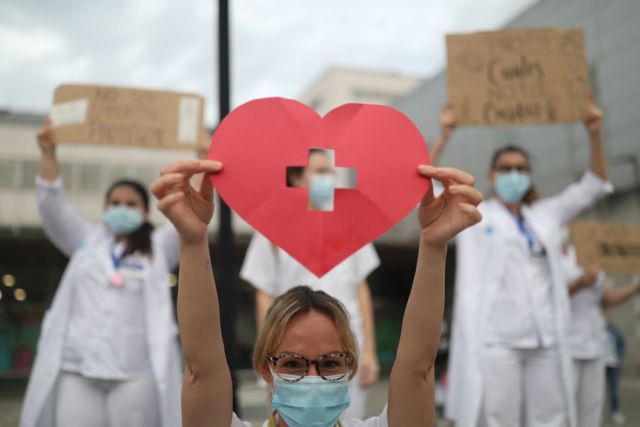 Κοροναϊός: Αγγίζουν τις 290.000 οι θάνατοι παγκοσμίως