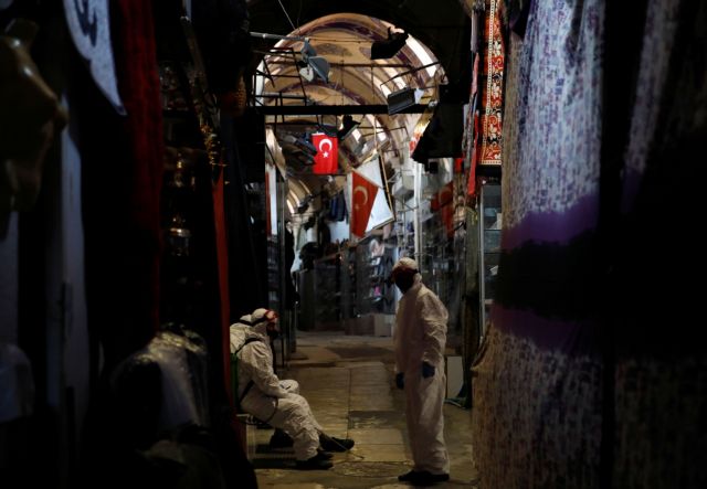 Κοροναϊός: Ακόμη 58 νεκροί στην Τουρκία – Υπό έλεγχο η επιδημία, λέει ο υπουργός Υγείας