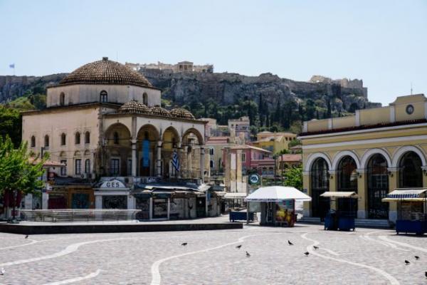 Παρελθόν οι εικόνες δεκάδων τουριστών στο Μοναστηράκι