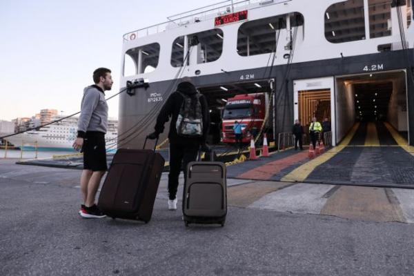 Προβληματισμός για τις τιμές στα εισιτήρια των πλοίων