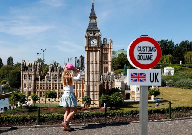 Τεστ για κοροναϊό θα κάνουν όλοι οι βρετανοί πολίτες με συμπτώματα