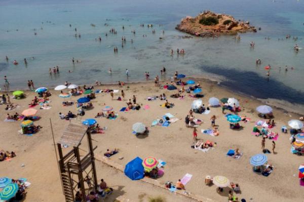 Πρόγραμμα 30 εκατ. ευρώ για τον εγχώριο τουρισμό – Τι ισχύει για τα καταστήματα τις Κυριακές