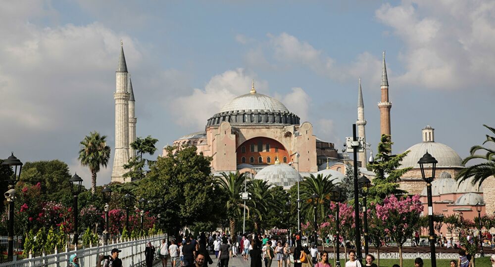 Ακραία πρόκληση Ερντογάν: Μέσα στην Αγία Σοφία θα διαβαστεί η προσευχή για την Άλωση