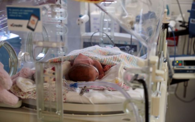 Μωρό θεραπεύτηκε από τον κοροναϊό μετά από ένα μήνα σε κώμα