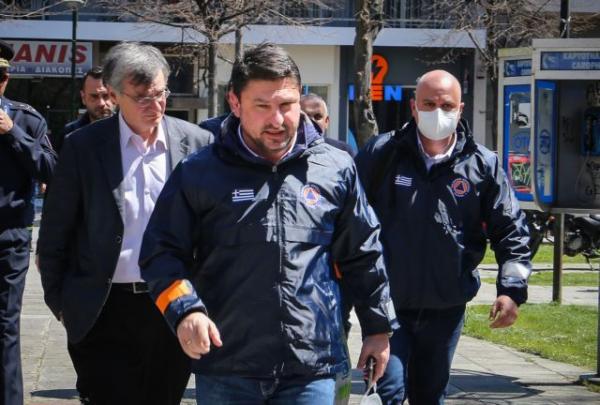 Τώρα και… κούκλοι Τσιόδρας και Χαρδαλιάς