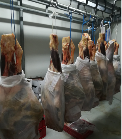 Απίστευτο: Θα γέμιζε νοσοκομεία, στρατόπεδα και δομές με 7 τόνους ακατάλληλα κρέατα [Εικόνες]