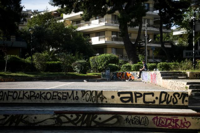 Η κάμερα του MEGA στα υπαίθρια πάρτι της Αθήνας