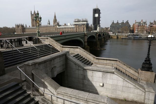 Κοροναϊός – Βρετανία : Ερωτήματα στους επιστήμονες για τα τεστ και την ανοσία της αγέλης