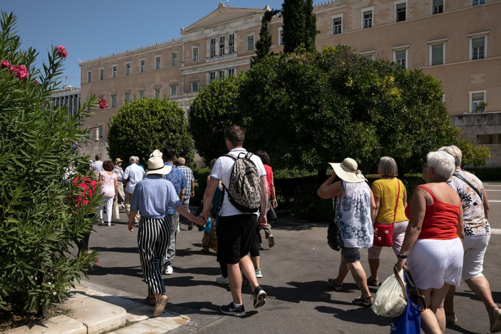 Οι μισοί Γερμανοί δεν θα κάνουν διακοπές - Τι θα γίνει με τους τουρίστες στην Ελλάδα
