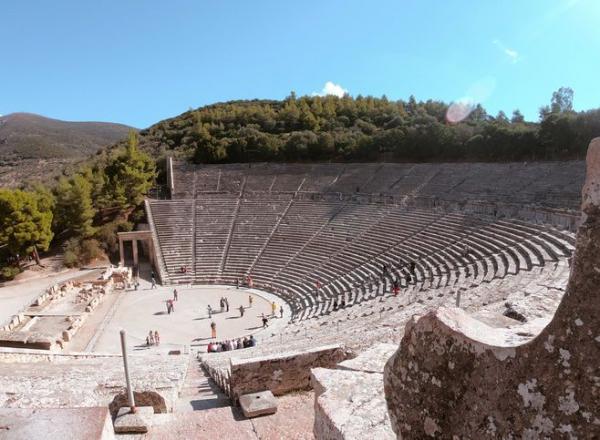 Ο στίχος και το σύνθημα
