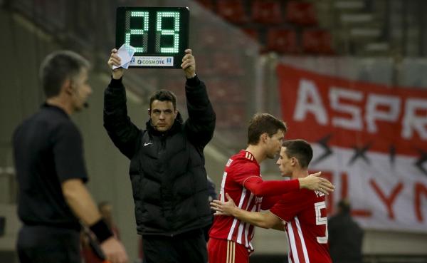 H FIFA εγκρίνει τις πέντε αλλαγές σε ένα ματς