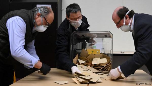 Γάλλοι δήμαρχοι στη σκιά της κρίσης