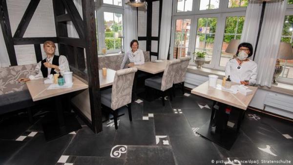 Σε δόσεις επιστροφή στην «τουριστική κανονικότητα»