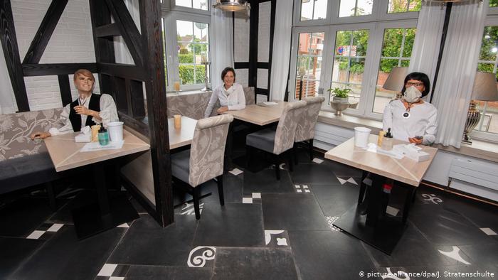 Σε δόσεις επιστροφή στην «τουριστική κανονικότητα»