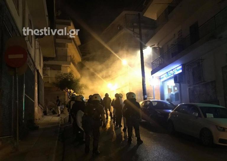 Νύχτα έντασης στη Θεσσαλονίκη: Επεισόδια και μολότοφ στο κέντρο της πόλης