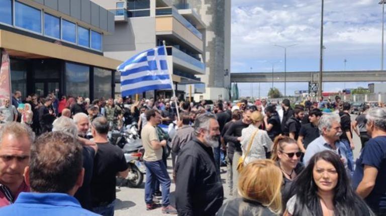 Σούδα: Αψήφησαν τους κανονισμούς και διαμαρτυρήθηκαν κατά των προσφύγων