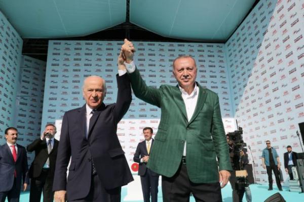 Νέες προκλήσεις Μπαχτσελί για Αγιά Σοφιά:  Τα βυζαντινά υπολείμματα θα εξαλειφθούν