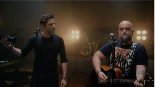 Τρεις μοναδικές στιγμές από τη συναυλία του Κ. Αργυρού στο Mega