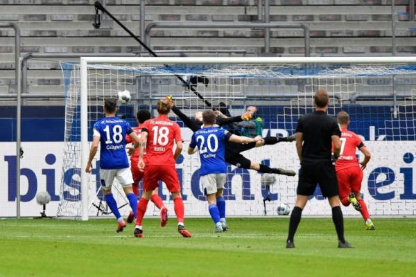 «Σίφουνας» η Άουγκσμπουργκ